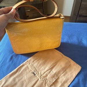 Authentic Louis Vuitton Vernis Thompson bag